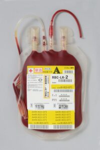 血液から血漿、白血球および血小板の大部分を取り除いたものです。赤血球を補充することにより組織や臓器へ十分な酸素を与えます。
